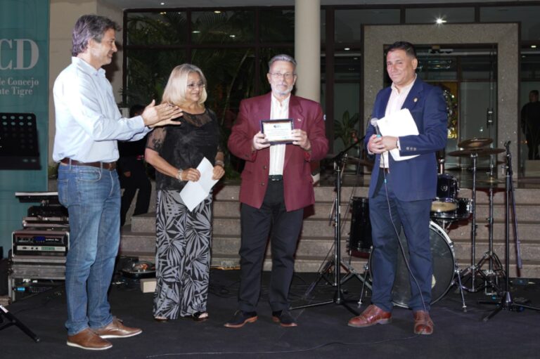 EL CONCEJO DELIBERANTE DE TIGRE DISTINGUIÓ APASTORES DE LA ZONA NORTE