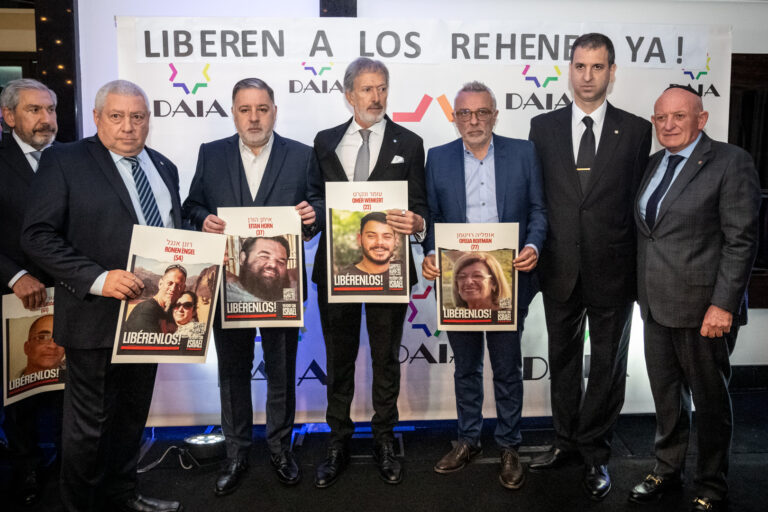 Julio Zamora acompañó el encuentro anual de la DAIA, dedicado al pedido de liberación de los secuestrados por Hamás