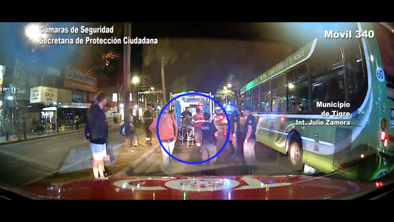 Cruzó mal la calle y fue impactado por una camioneta: el Sistema de Protección Ciudadana lo asistió rápidamente