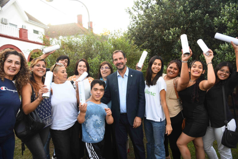 Ariel Sujarchuk participó del emotivo acto de entrega de diplomas a más de 300 egresados del Polo de Educación Superior de Escobar