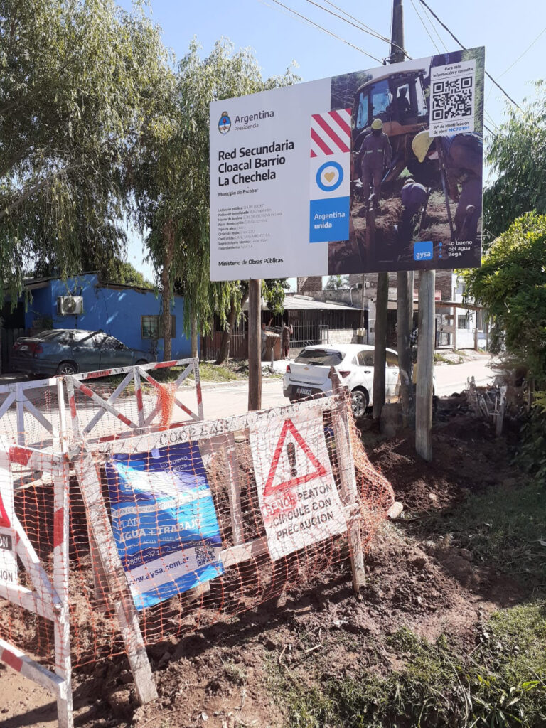 La Municipalidad le exigió a AySA que termine las obras paralizadas en el partido y la urgente reparación de calles