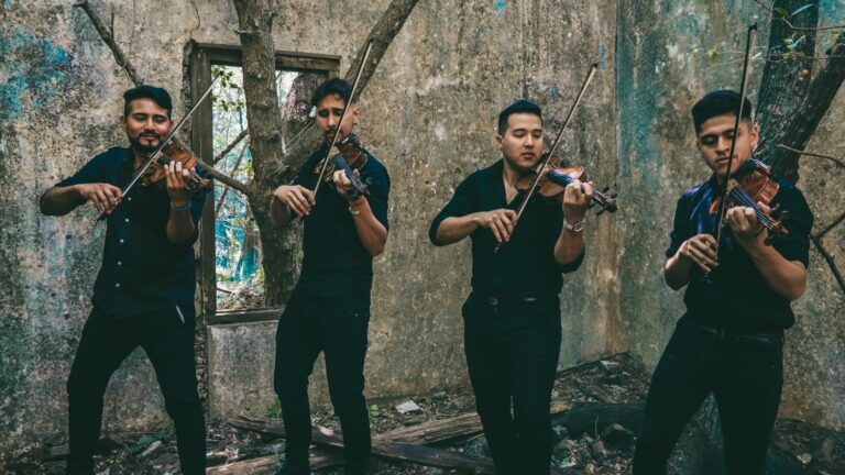 Un recital sobre la Revolución de Mayo con «La Sacha Fuga» se presentará en el Teatro Martinelli