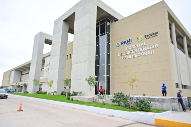 Más salud: Ariel Sujarchuk recorrió las obras de ampliación del Hospital del Bicentenario