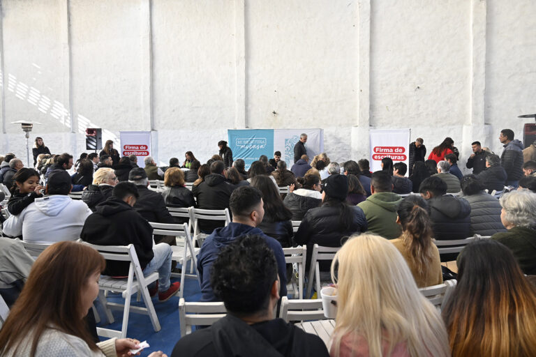 152 nuevas familias del Municipio de Tigre formalizaron la firma de sus escrituras