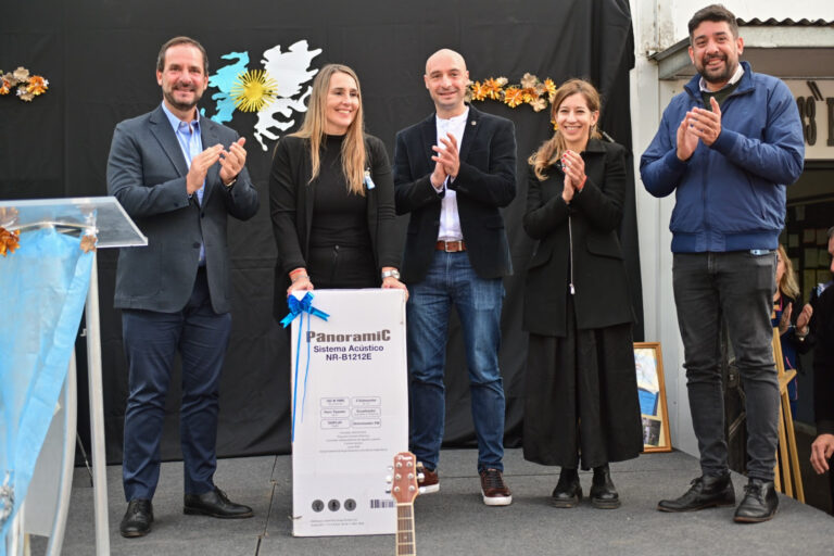 Alumnos y vecinos eligieron el nombre “Héroes de Malvinas” para una escuela de Matheu