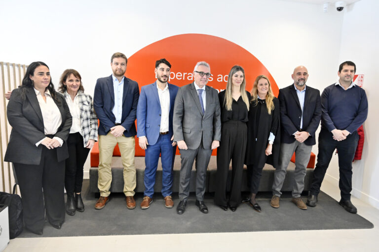 En Tigre centro, Julio Zamora acompañó la inauguración de una nueva sucursal del Banco Galicia