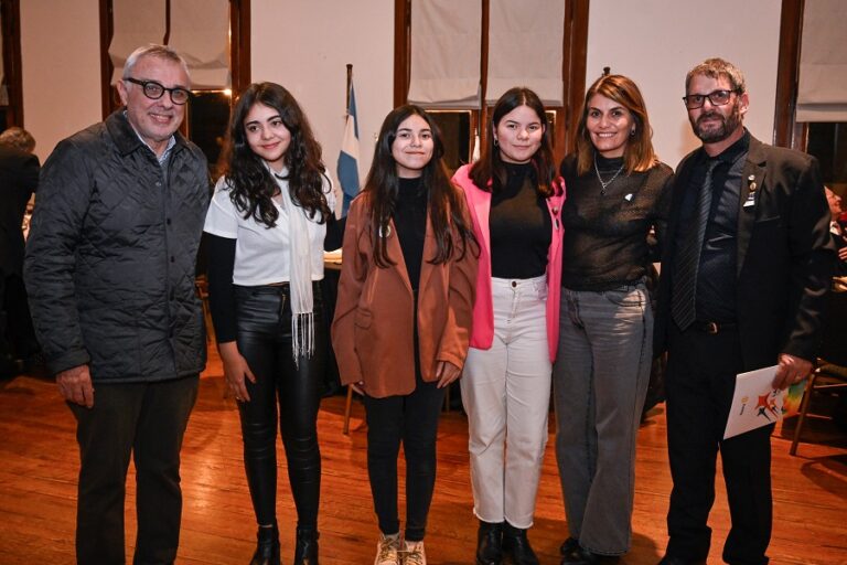 El Rotary Club de El Talar formalizó el cambio de sus autoridades con la presencia del intendente Julio Zamora