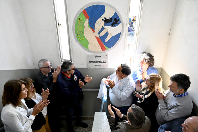 En El Talar, Julio Zamora participó del acto de imposición del nombre “Juan Domingo Horisberger” a la Escuela Secundaria N°37