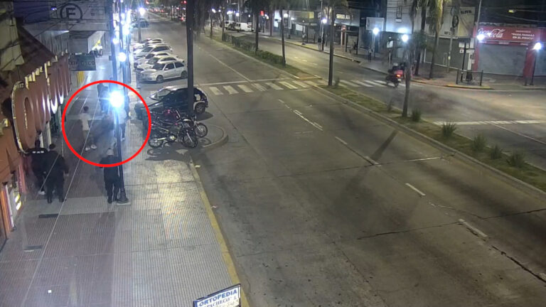 Arrastró a una mujer con el auto, la dejó tirada y huyó: el COT lo persiguió y terminó detenido