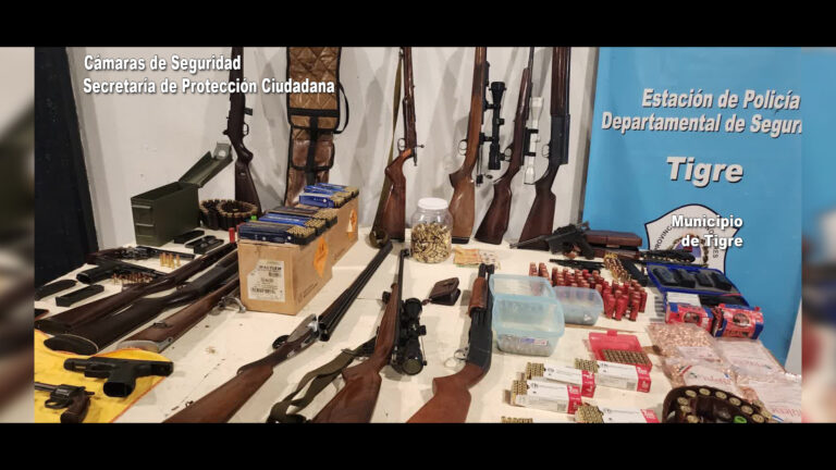 Un trabajo conjunto entre la Policía y el COT permitió detener a un sujeto por amenazar a los tiros en la vía pública a una vecina: en su domicilio tenía un arsenal