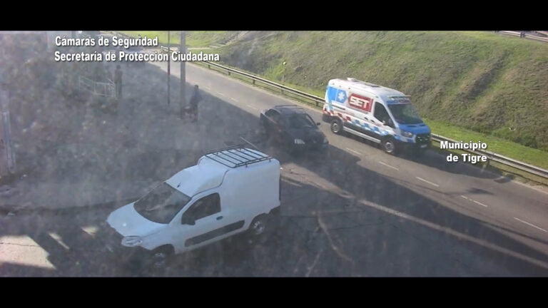 Rápida asistencia del Sistema de Protección Ciudadana de Tigre: las cámaras del COT registraron un accidente de tránsito entre auto y moto