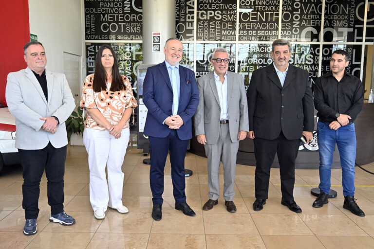 Julio Zamora: “La seguridad es fundamental para nuestra gestión por eso implementamos acciones para fortalecer el equipamiento y la formación de los agentes”