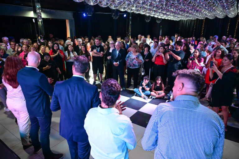 Escobar reconoció a sus vecinas y vecinos destacados de 2024