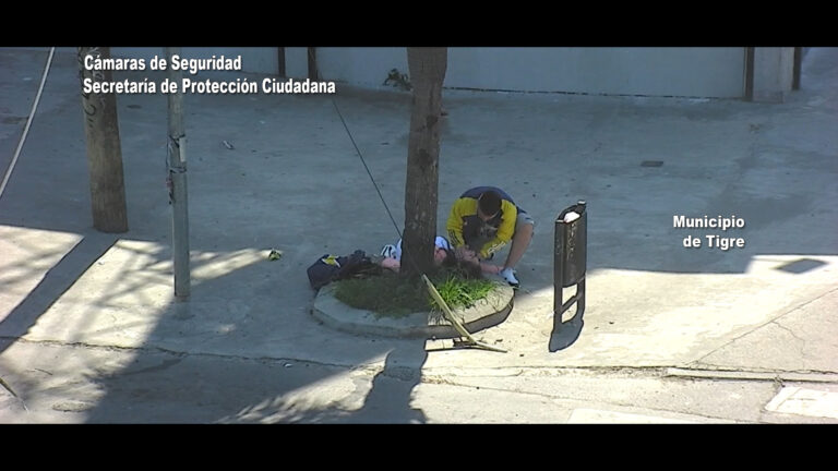 Una mujer se descompensó en la vía pública y fue asistida rápidamente gracias al tótem de seguridad del COT