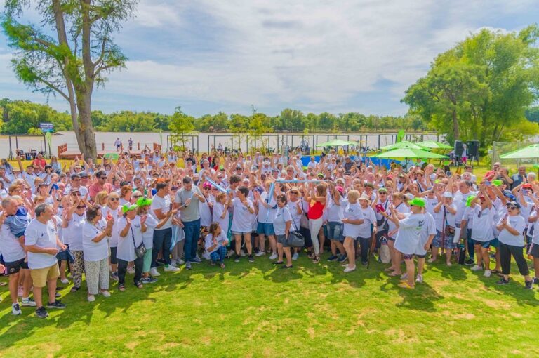 Juan Andreotti inauguró más espacio verde frente al río en el Polideportivo N°3, para adultos mayores