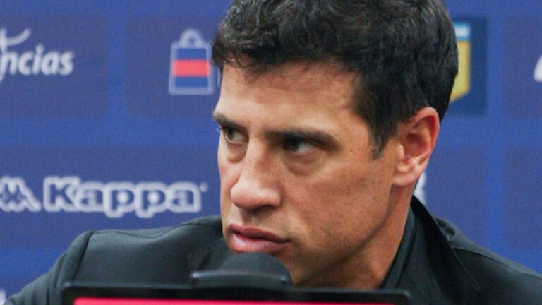 Sebastián Domínguez dejará de ser el técnico de Tigre
