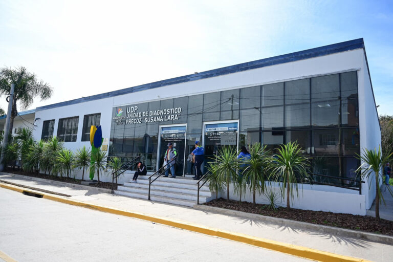 Agentes de Defensa Civil y Prevención de Escobar le salvaron la vida a un nene de dos años