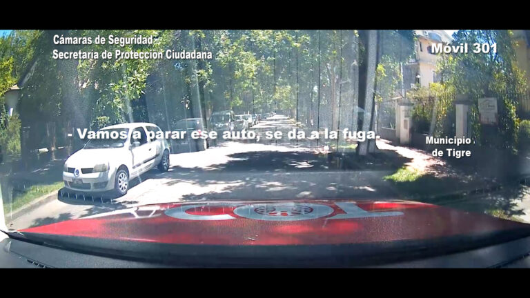 Dos sospechosos merodeaban las calles en una camioneta con pedido de secuestro activo y fueron detenidos: tenían marcada una casa para robar