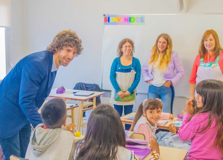 Juan Andreotti inauguró la renovación de la Escuela Primaria N°15 y Secundaria N°26
