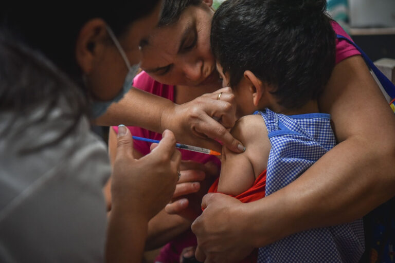 Sin turno previo y en todos los CAPS, la Municipalidad de Escobar refuerza la campaña de vacunación contra el sarampión