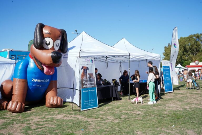 Vicente López celebra el Día del Animal en el Paseo de la Costa junto a Purina