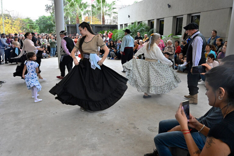 El ciclo municipal “Domingos de Peña” sigue recorriendo el distrito, el próximo domingo estará en Villa La Ñata 