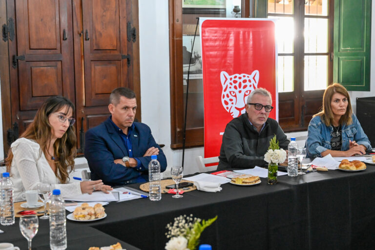 Julio Zamora: “El silencio del Gobierno nacional nos duele, tiene que haber una respuesta del ministro de Salud”