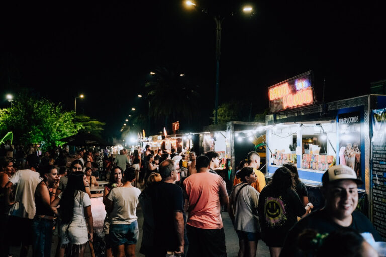 Finde largo en Escobar: Semana Santa en el Paraná, Sabores Rodantes y “Culto Gitano” son los eventos destacados