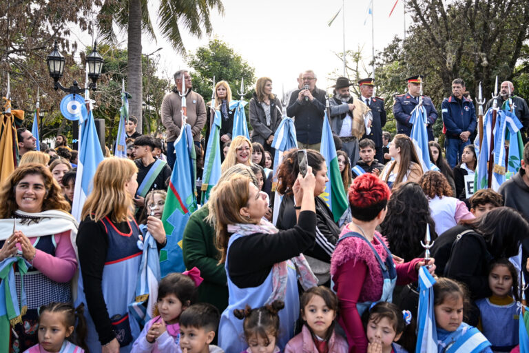 Julio Zamora en el Día de la Patria: «Ratificamos el compromiso con nuestro país, nuestra bandera y con la comunidad de Tigre»