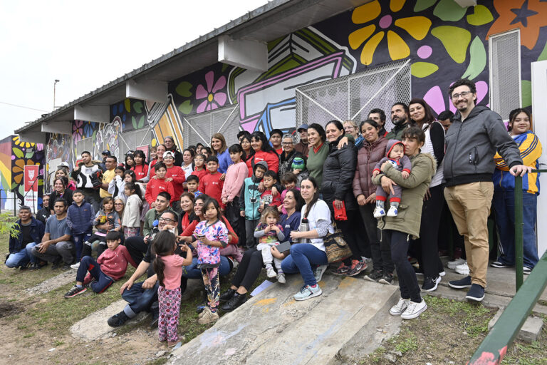 El Municipio de Tigre inauguró en el Centro de Integración Social del barrio Almirante Brown un mural dedicado a la identidad de su comunidad