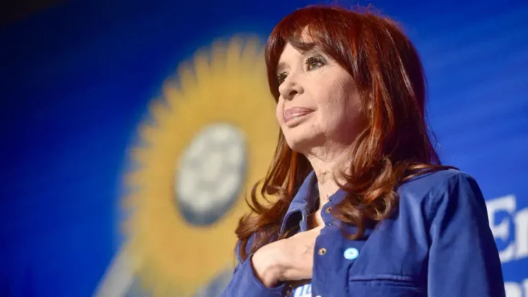 La Corte Suprema confirmó la condena a prisión e inhabilitación de Cristina Kirchner.