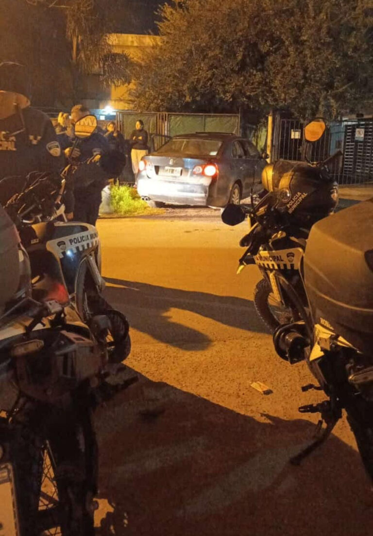 Operativo de la Policía Municipal y el Comando de Patrullas para detener al autor de cuatro robos de autos