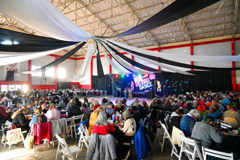 Julio Zamora acompañó la Fiesta Retro en Troncos del Talar: el multitudinario y cálido evento que disfrutaron vecinos y vecinas 
