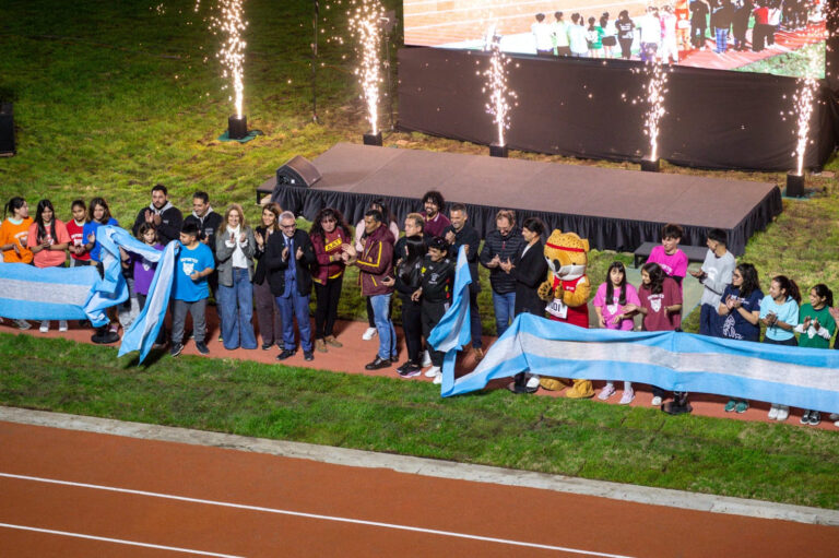 Julio Zamora inauguró la Pista Municipal de Atletismo «Abel Acevedo», la primera homologada internacionalmente en zona norte