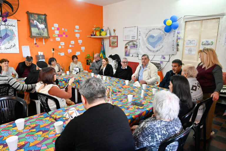 Con eje en la producción y el fortalecimiento social, Julio Zamora encabezó una recorrida por San Miguel