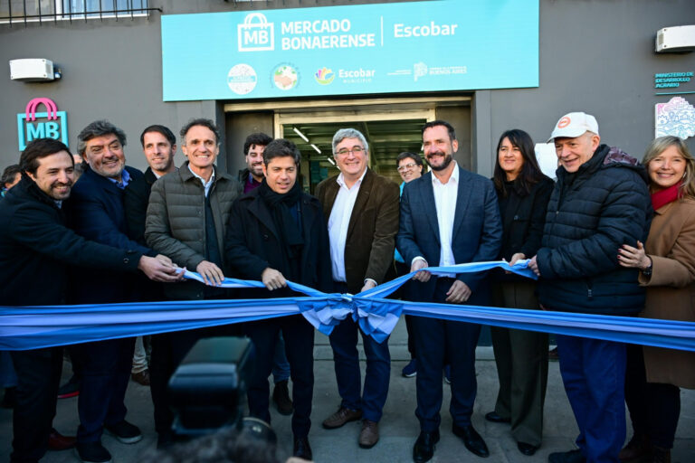 Sujarchuk y Kicillof recorrieron el nuevo Mercado Bonaerense Fijo y el futuro Centro Médico de Alta Complejidad