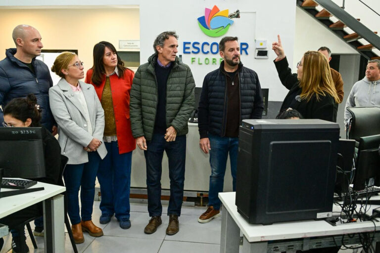 Ariel Sujarchuk y Gabriel Katopodis recorrieron el nuevo Centro de Monitoreo y la remodelación del Polo de Educación Superior
