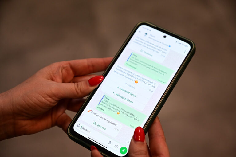 Flora: el chatbot del Municipio ya supera las 60 mil interacciones mensuales en Escobar