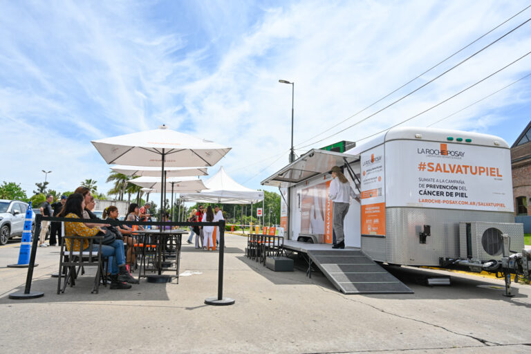 Salvá Tu Piel: el Municipio de Tigre llevó adelante un operativo de control de lunares en el centro de la ciudad