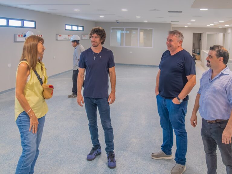 Juan Andreotti visitó la última etapa de obra del nuevo sector de Internación Pediátrica en el Hospital Provincial Cordero