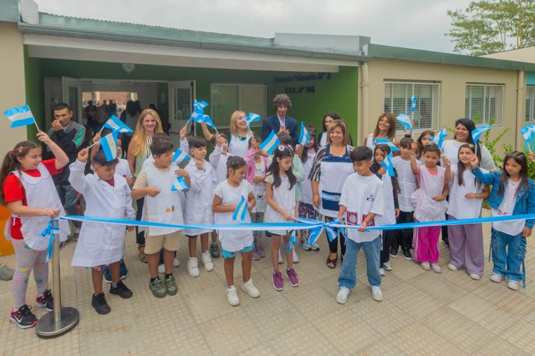 Juan Andreotti inauguró las Escuelas renovadas Primaria 3, Secundaria 14 y EPA 708