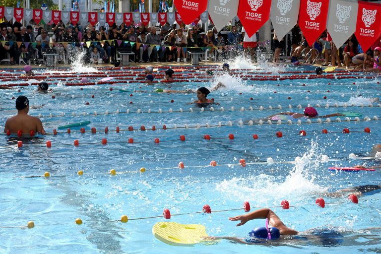 Más de 300 niños y niñas participaron de la apertura de los encuentros de natación del Municipio de Tigre