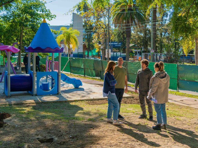 Juan Andreotti recorrió la última etapa de obra de un nuevo parque alrededor del Tren de la Costa