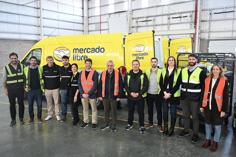 Julio Zamora recorrió el nuevo centro logístico de Mercado Libre en Don Torcuato