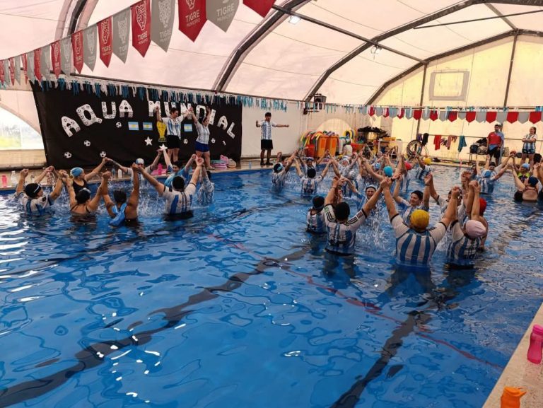 Aquagym Mundialista: vecinos y vecinas disfrutaron de una jornada de encuentro en comunidad