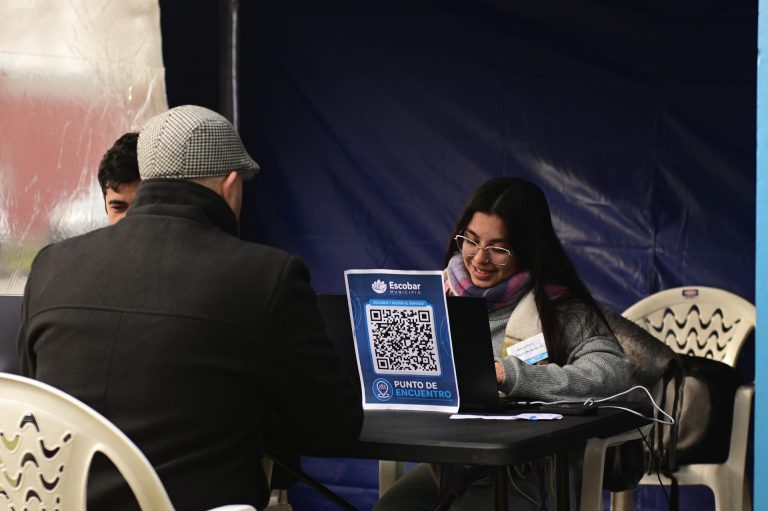 Escobar: Punto de Encuentro llega al barrio La Chechela con trámites y servicios municipales