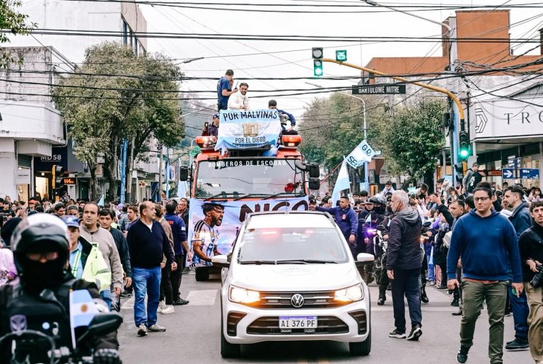 Una multitud recibió a Nico González: Escobar homenajeó al finalista del Mundial 2026