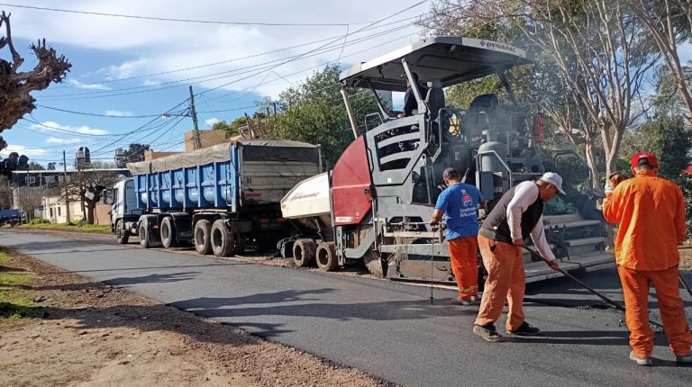 Ing. Maschwitz: la Municipalidad pavimenta 10 cuadras clave para descomprimir avenida Villanueva