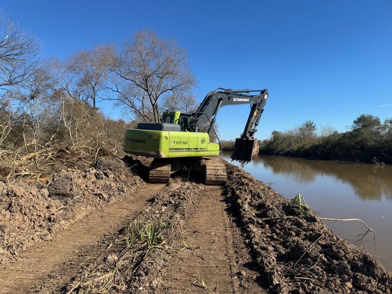 El Niño: el Municipio refuerza la limpieza de arroyos y las tareas preventivas