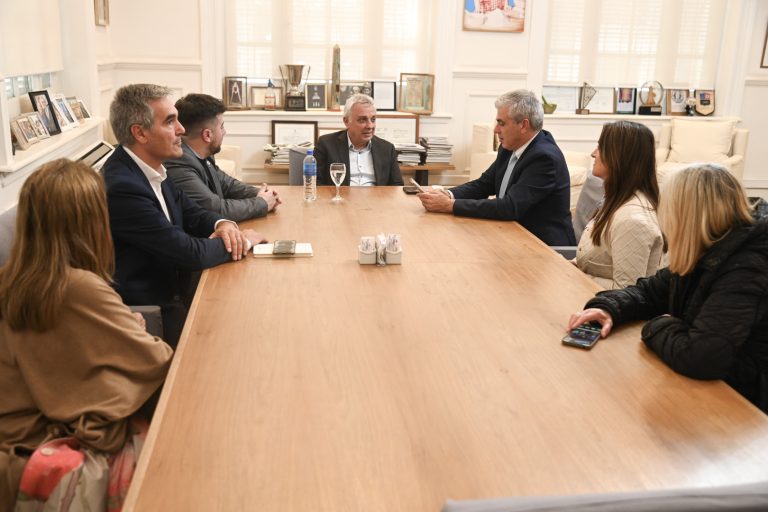 El intendente Julio Zamora recibió a una comitiva de Portugal en Tigre para intercambiar experiencias en turísmo y cultura